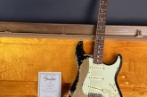Fender Masterbuilt John Cruz 61 Stratocaster Ultimate Relic Black.jpg
